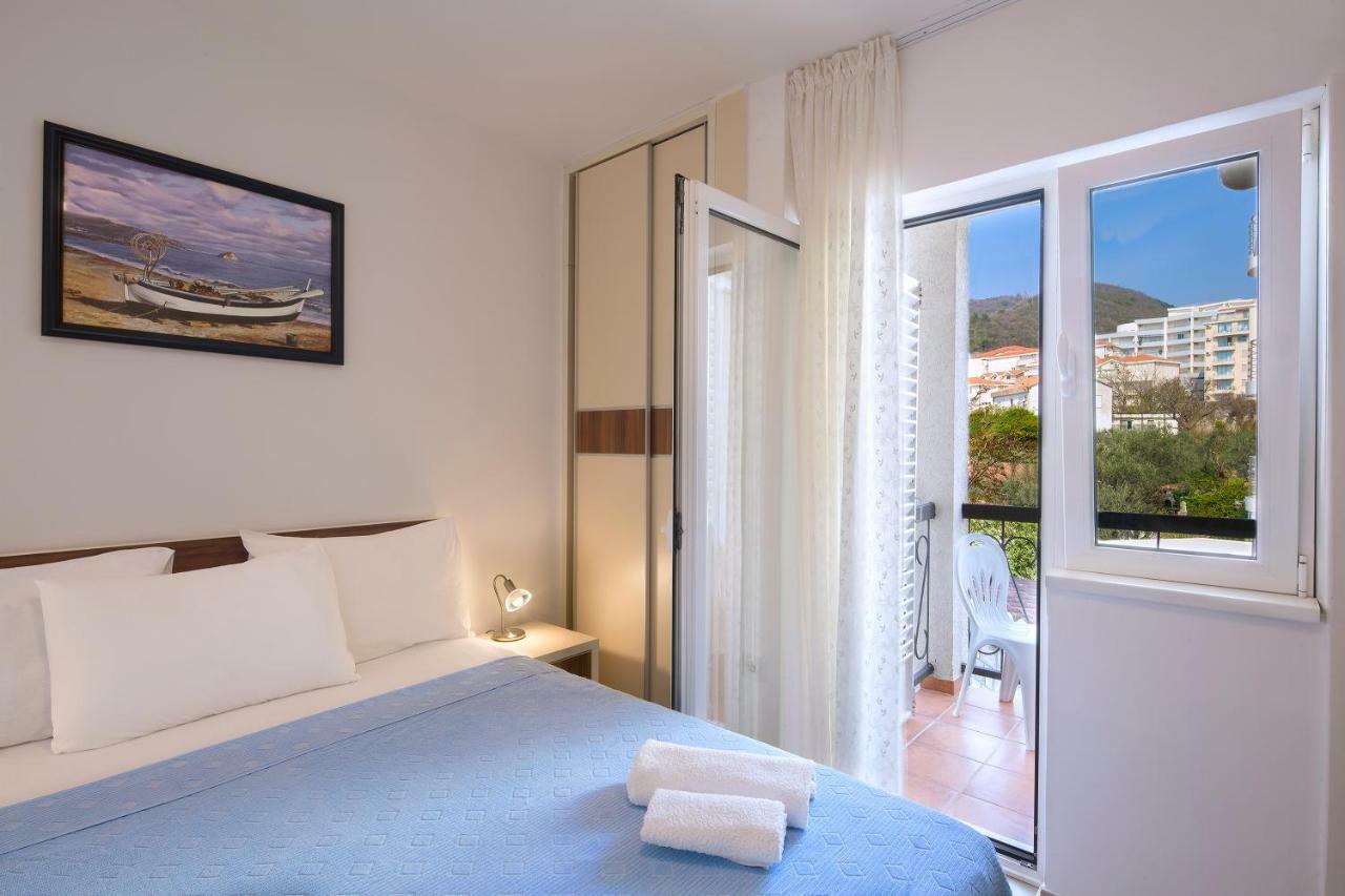 Apartment Ivanovic Family Bečići エクステリア 写真